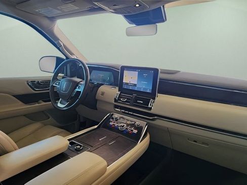 Used 2020 Lincoln Navigator Reserve w/ Luxury Package AWD/4WD image 30