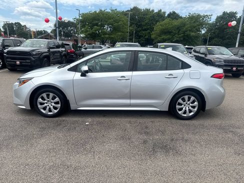 Used 2020 Toyota Corolla LE FWD image 4