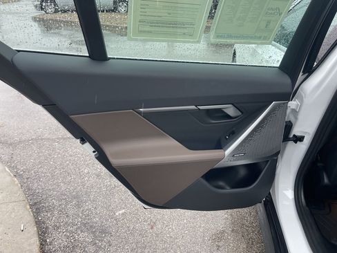 Used 2025 BMW 530i xDrive w/ Premium Package image 18