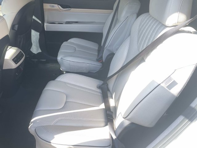 Used 2023 Hyundai Palisade Limited AWD/4WD image 16