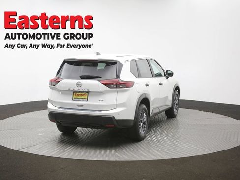 Used 2024 Nissan Rogue S AWD/4WD image 40