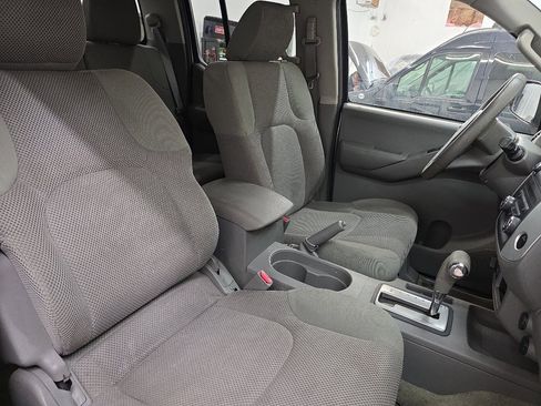 Used 2014 Nissan Frontier SV image 35