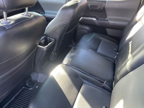 Used 2019 Toyota Tacoma SR5 image 4