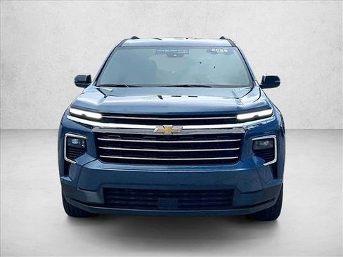 Used 2026 Chevrolet Traverse LT FWD image 3