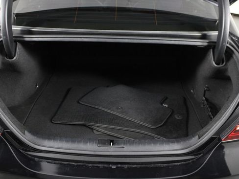 Used 2022 Genesis G70 3.3T RWD image 16