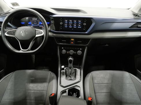 Used 2024 Volkswagen Taos SE image 8