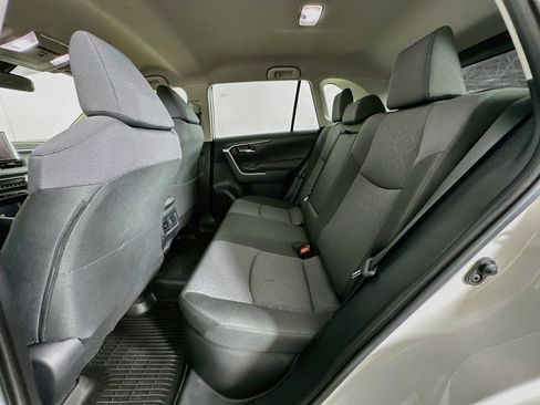 Used 2025 Toyota RAV4 XLE AWD/4WD image 26