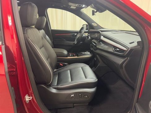 Used 2025 Buick Enclave Avenir w/ Super Cruise Package image 41