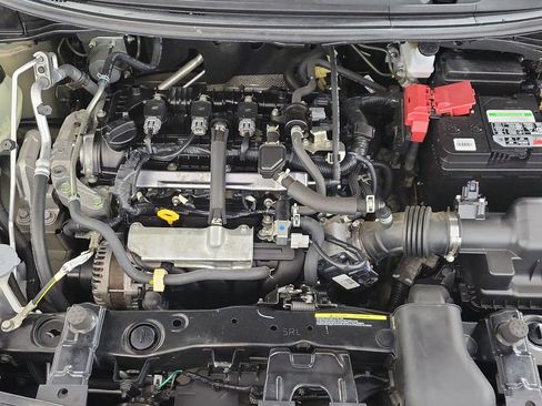 Used 2021 Nissan Versa SV FWD image 10