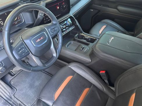Used 2025 GMC Sierra 2500 AT4 w/ AT4 Premium Plus Package AWD/4WD image 9