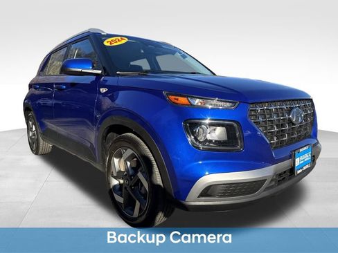 Used 2024 Hyundai Venue SEL image 10