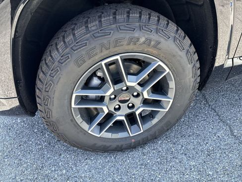 New 2027 GMC Terrain AT4 w/ Convenience Package III AWD/4WD image 8