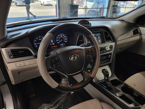 Used 2016 Hyundai Sonata SE w/ Cargo Package image 17