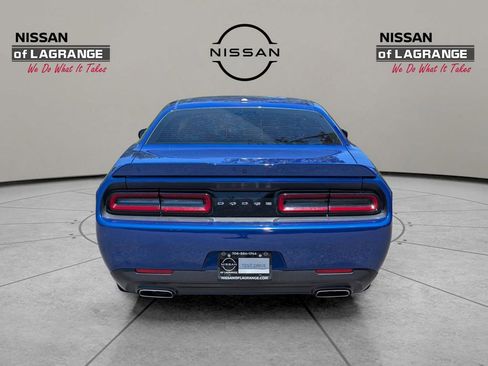 Used 2022 Dodge Challenger SXT RWD image 5