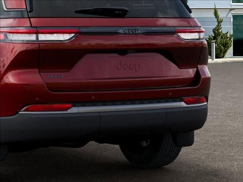 New 2026 Jeep Grand Cherokee Altitude AWD/4WD image 13