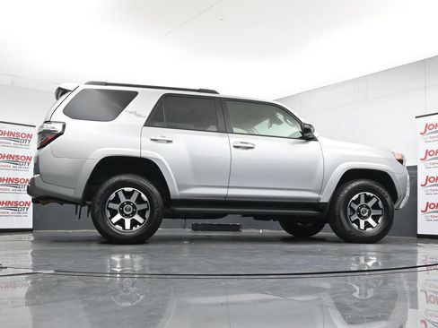 Used 2024 Toyota 4Runner TRD Off-Road Premium AWD/4WD image 38