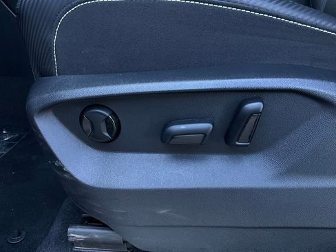 Used 2025 Volkswagen Atlas Cross Sport SE image 11