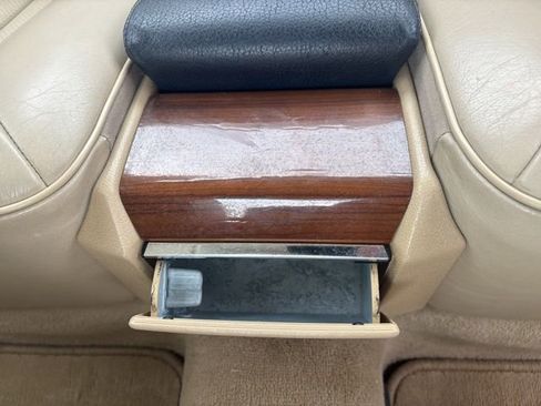 Used 1989 Mercedes-Benz 300 CE Coupe image 31