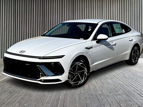 New 2026 Hyundai Sonata SEL FWD image 2