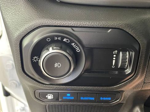 Certified 2023 Jeep Wrangler Unlimited AWD/4WD image 17