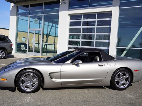 Used 1999 Chevrolet Corvette Convertible w/ Memory Pkg image 27