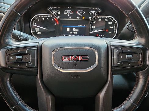 Used 2021 GMC Sierra 1500 AT4 w/ AT4 Preferred Package AWD/4WD image 11