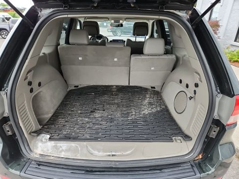 Used 2011 Jeep Grand Cherokee Laredo AWD/4WD image 25