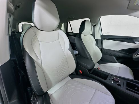 New 2025 Volkswagen Tiguan SE image 25