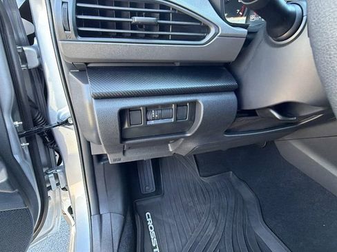 Used 2025 Subaru Crosstrek 2.0i Premium image 30