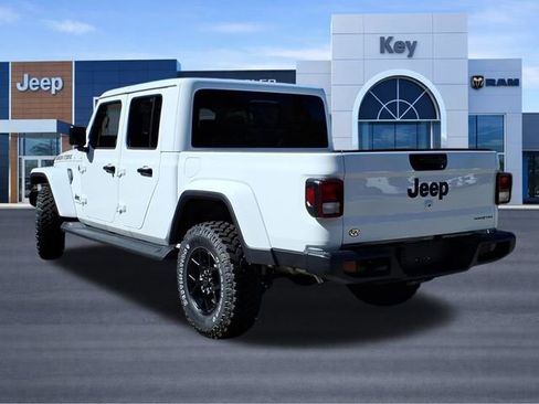 New 2025 Jeep Gladiator Sport image 4
