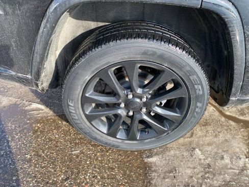 Used 2019 Jeep Grand Cherokee Altitude image 14