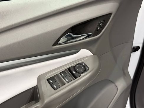 Used 2023 Chevrolet Bolt EUV Premier w/ Sun & Sound Package FWD image 14