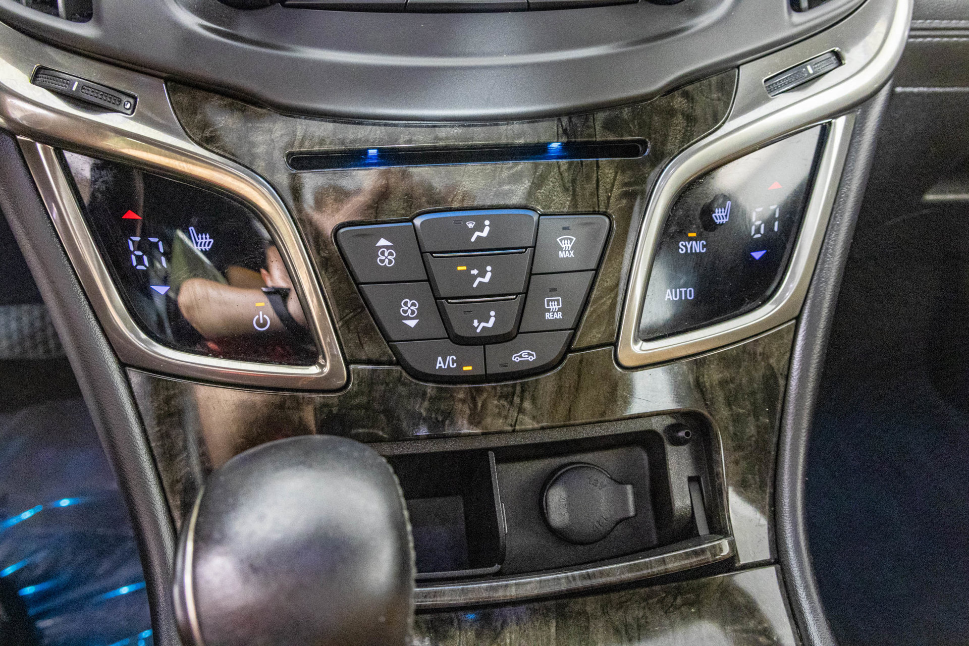 Used 2015 Buick LaCrosse Leather FWD image 28