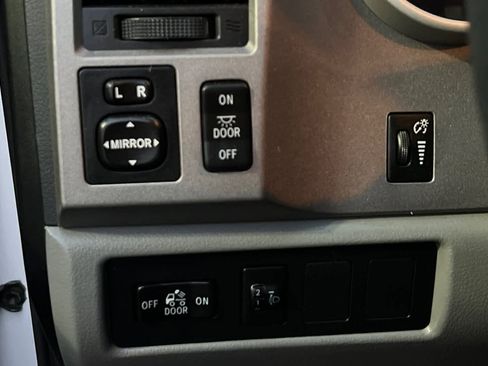 Used 2012 Toyota Tundra 2WD Double Cab image 29