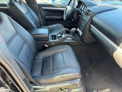 Used 2010 Porsche Cayenne AWD/4WD image 14