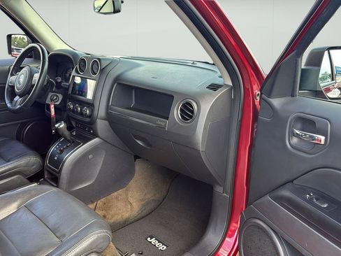 Used 2016 Jeep Patriot High Altitude FWD image 16