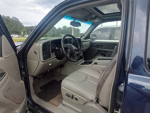 Used 2006 Chevrolet Silverado 2500 LT w/ Onstar Plus Package AWD/4WD image 3