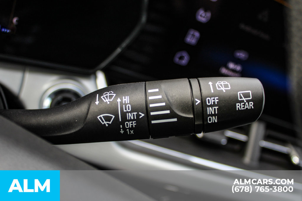 Used 2025 Chevrolet Trax LT FWD image 29