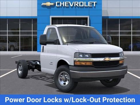 New 2025 Chevrolet Express 3500 w/ Power Convenience Package image 7