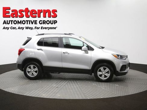 Used 2018 Chevrolet Trax LT w/ LT Convenience Package AWD/4WD image 44