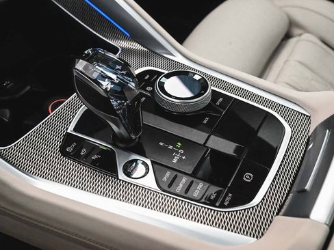 Used 2023 BMW X6 xDrive40i w/ Executive Package image 31