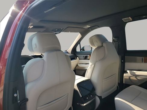 New 2026 Cadillac Vistiq Sport w/ LPO, Floor Liner Package image 18