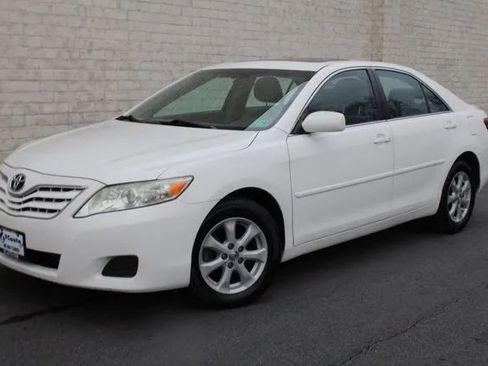 Used 2011 Toyota Camry LE w/ LE Extra-Value Pkg image 20