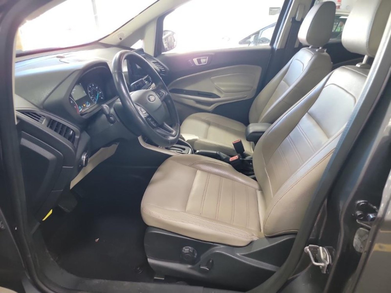 Used 2019 Ford EcoSport Titanium AWD/4WD image 5