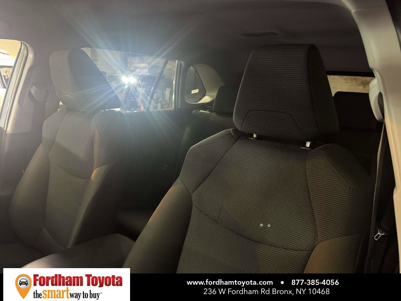 Used 2025 Toyota RAV4 LE AWD/4WD image 17
