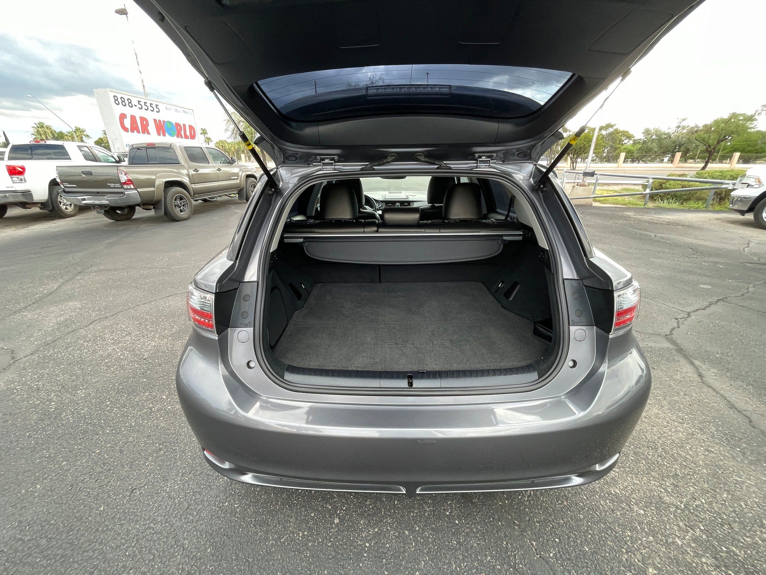 Used 2013 Lexus CT 200h w/ Premium Pkg w/Navigation FWD image 23