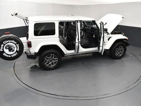 Used 2024 Jeep Wrangler Sahara w/ Technology Group image 30