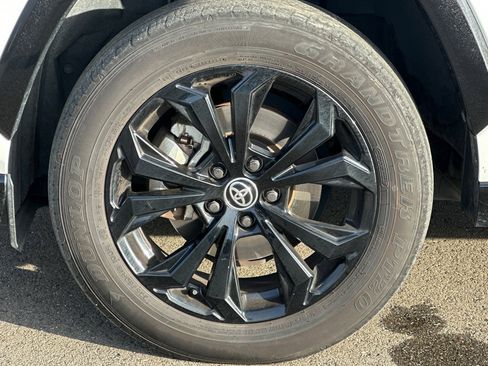 Used 2024 Toyota RAV4 SE image 46