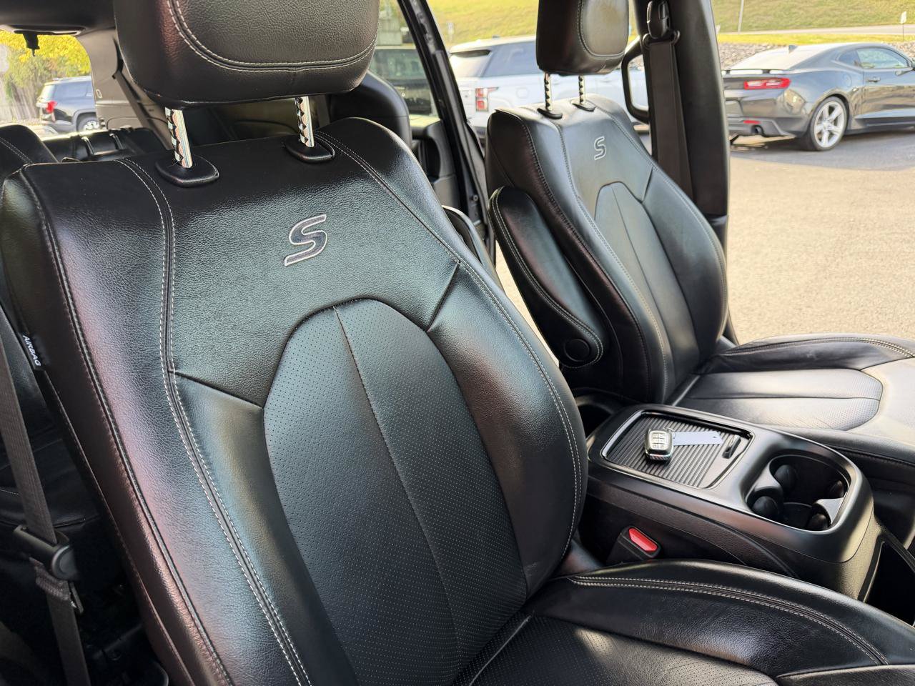 Used 2021 Chrysler Pacifica Touring-L w/ S Appearance Package FWD image 16