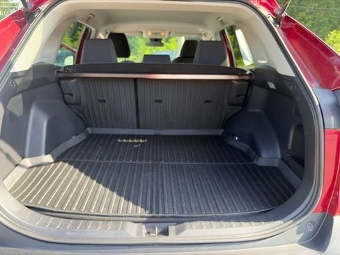 Used 2019 Toyota RAV4 LE AWD/4WD image 14